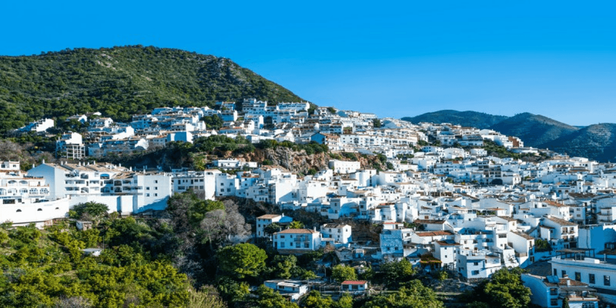 Conquering the 1,785m “Beast”: Gopeaks’ Strategy for the Ironman 70.3 Marbella Bike Course Gopeaks Coach