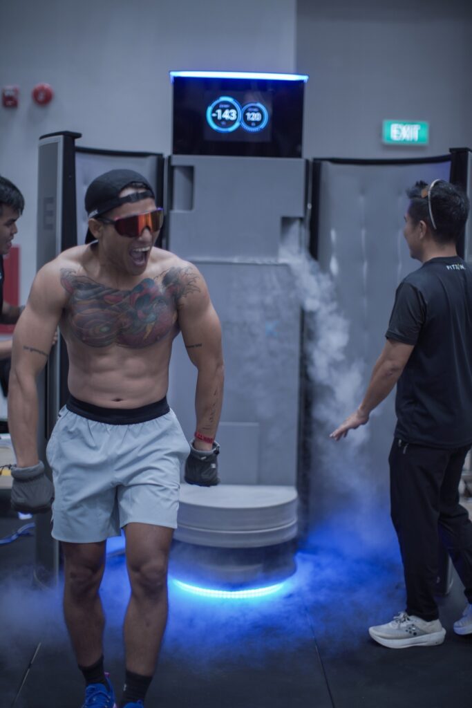 Hình ảnh vận động viên phục hồi bằng liệu pháp Cryotherapy