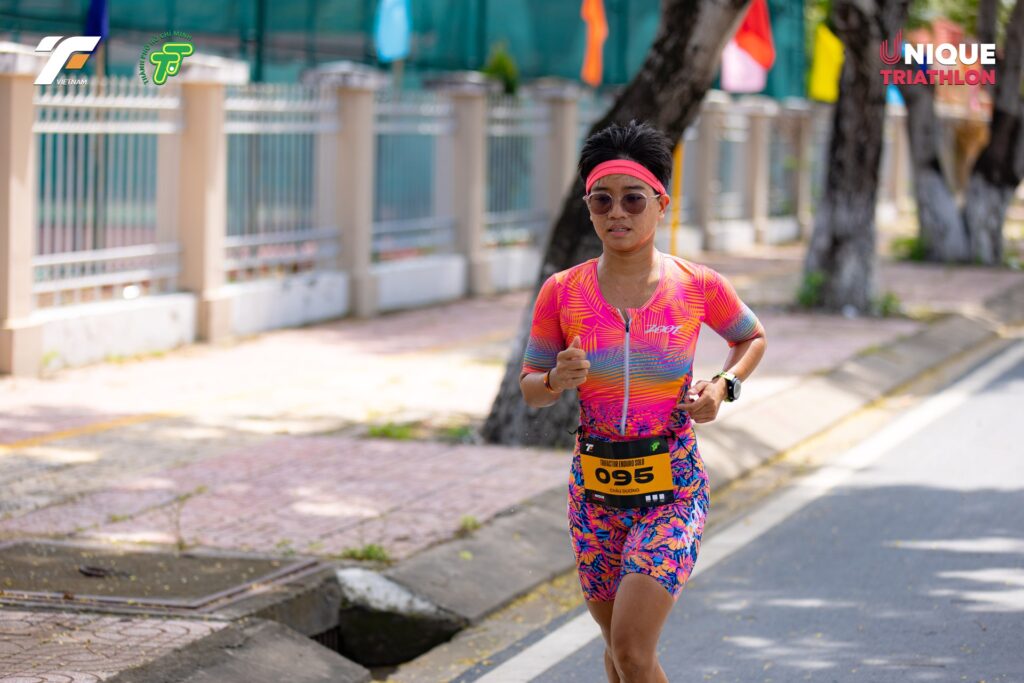Nguyễn Châu Dương, nhà vô địch nhóm tuổi Trifactor Enduro, trong màu áo Gopeaks.